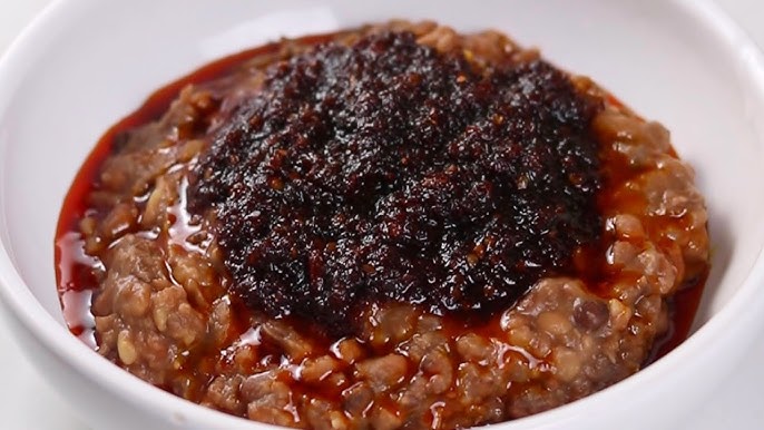 Ewaagoyin with Pepper Sauce